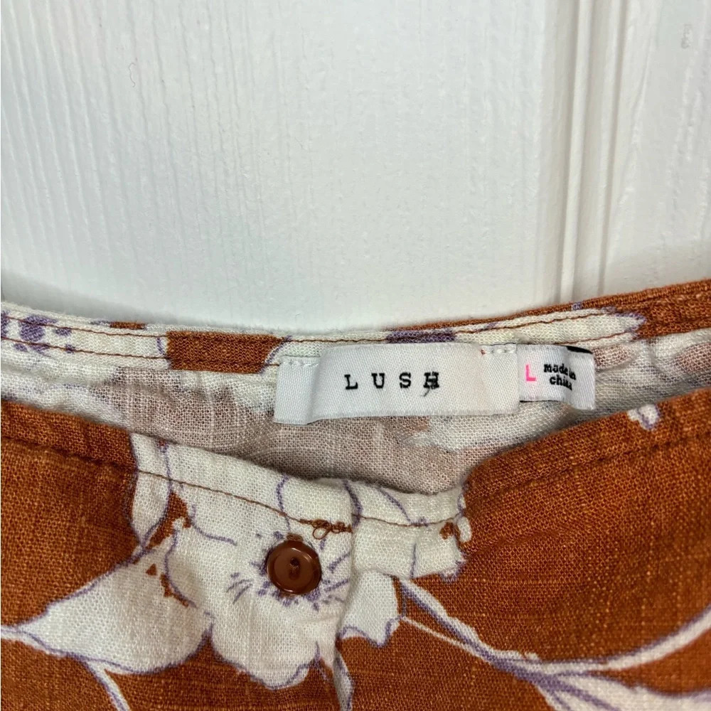 Lush floral linen blend top size L - Picture 7 of 10